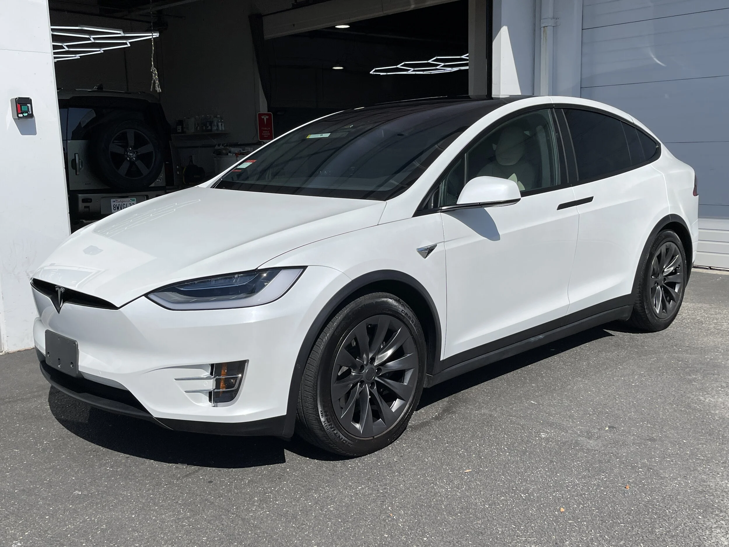 パラスター ホワイト 2019 Tesla Model X (Multicoat White) — DETAILERSHIP™